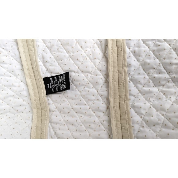 Vintage: diamond quilted jacket w/ polka dot liner, snap buttons, & collar - Picture 5 of 11